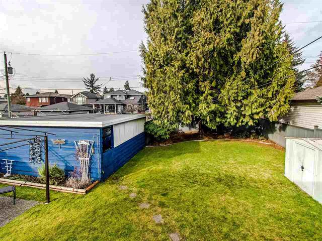 8227 13th Ave, Burnaby 30