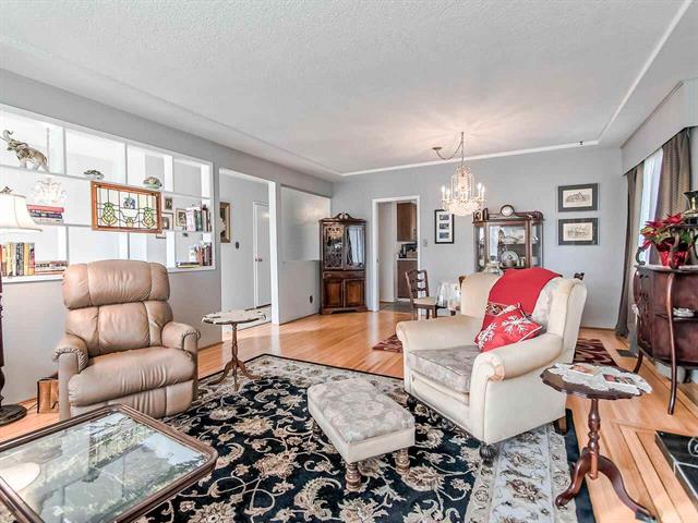 8227 13th Ave, Burnaby 7