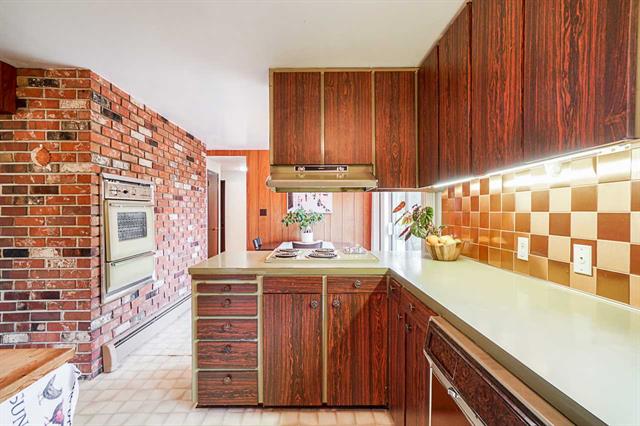 8657 Armstrong Ave, Burnaby East 13