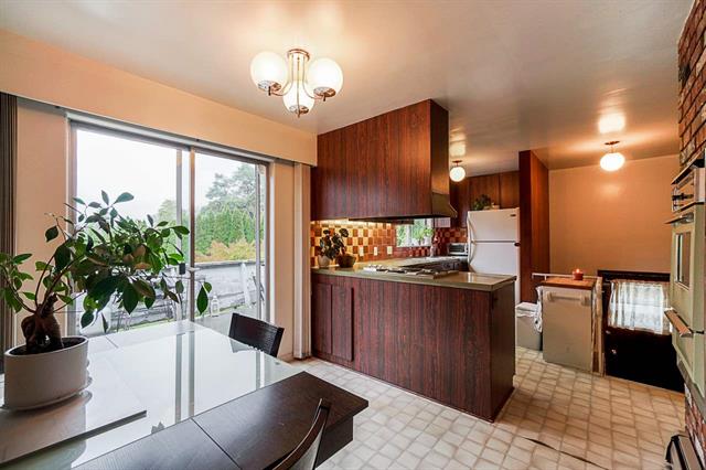 8657 Armstrong Ave, Burnaby East 19