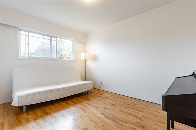 8742 Armstrong Ave., Burnaby East 13