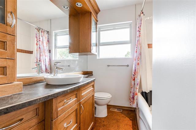 8742 Armstrong Ave., Burnaby East 15