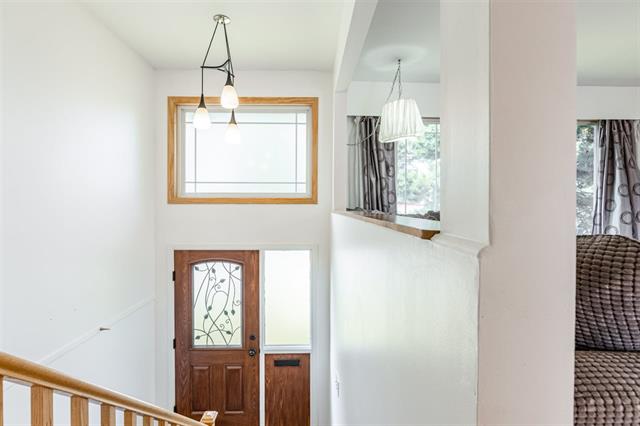 8742 Armstrong Ave., Burnaby East 16