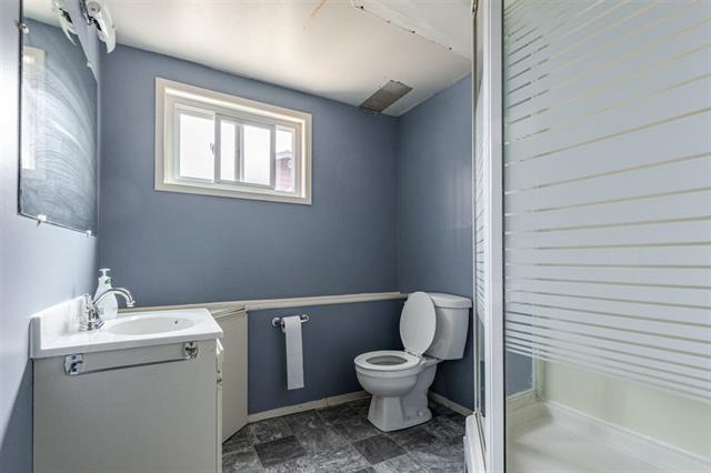 8742 Armstrong Ave., Burnaby East 21