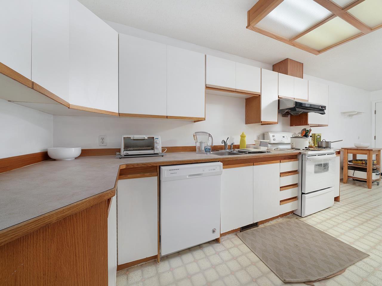 7212 16TH Avenue, Burnaby East 6