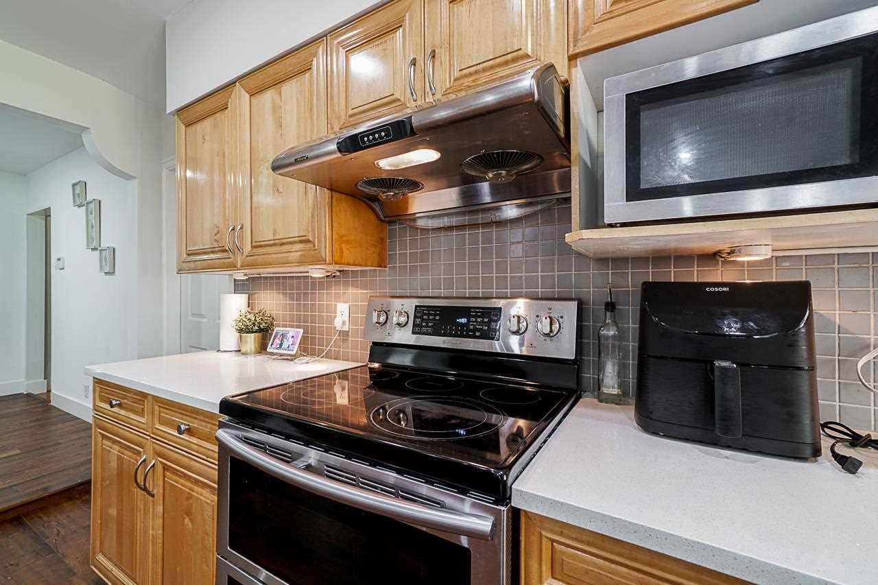 8270 Wedgewood St, Burnaby South 15