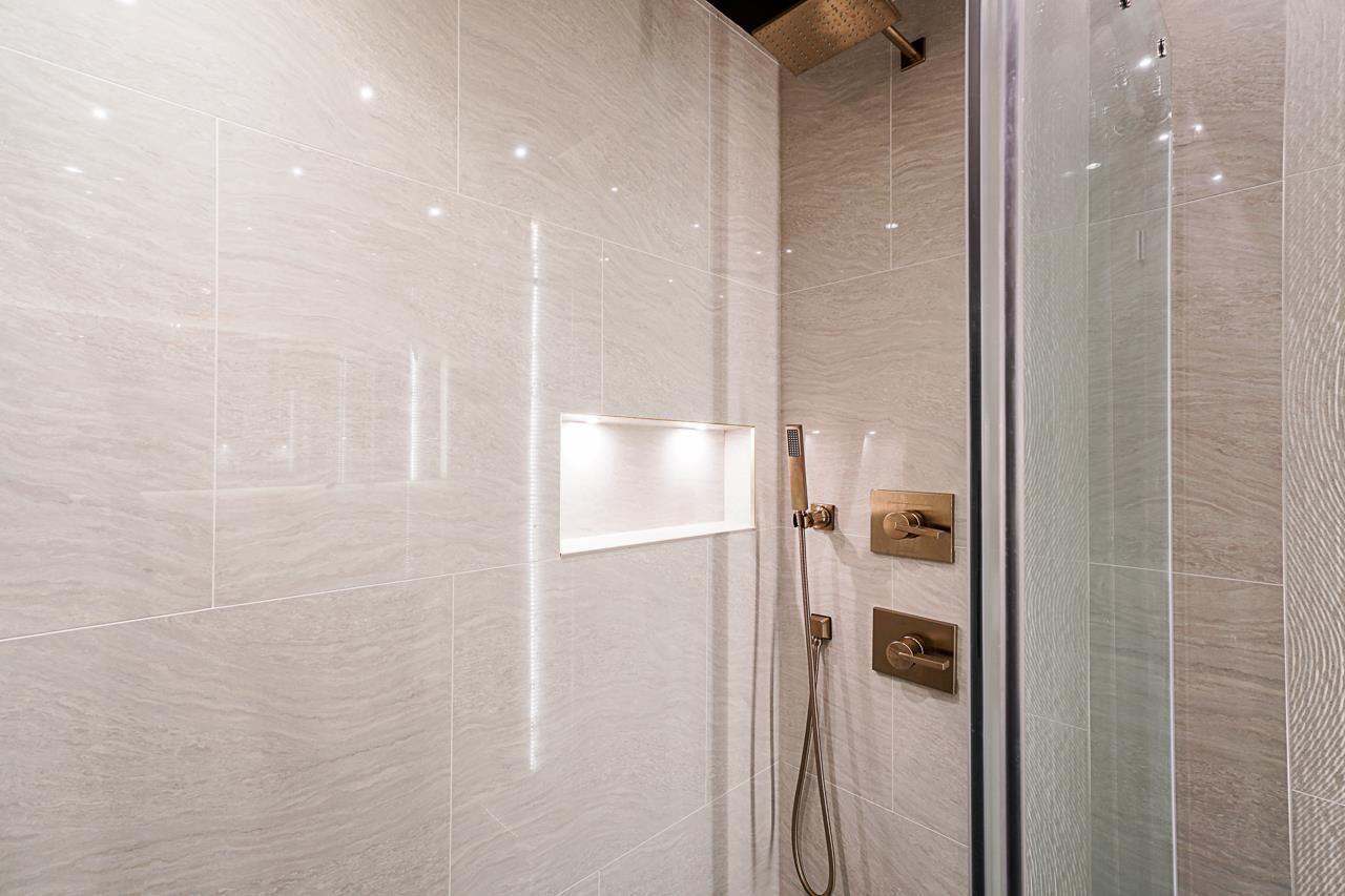 8270 Wedgewood St, Burnaby South 28