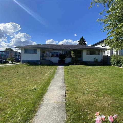 7513 7515 16th Ave, Burnaby East