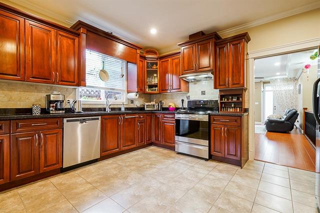 8125 10th Ave, Burnaby East 15