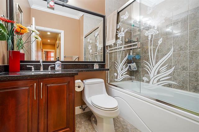 8125 10th Ave, Burnaby East 25