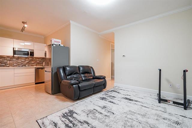 8125 10th Ave, Burnaby East 27