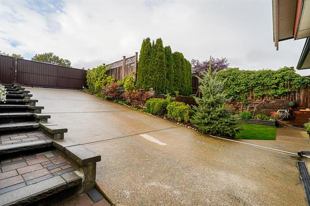8125 10th Ave, Burnaby East 35