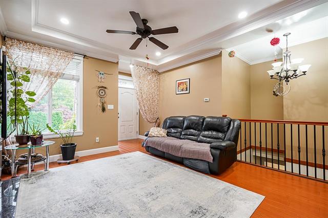 8125 10th Ave, Burnaby East 7