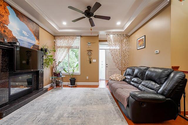 8125 10th Ave, Burnaby East 8