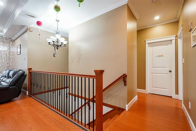 8125 10th Ave, Burnaby East 9
