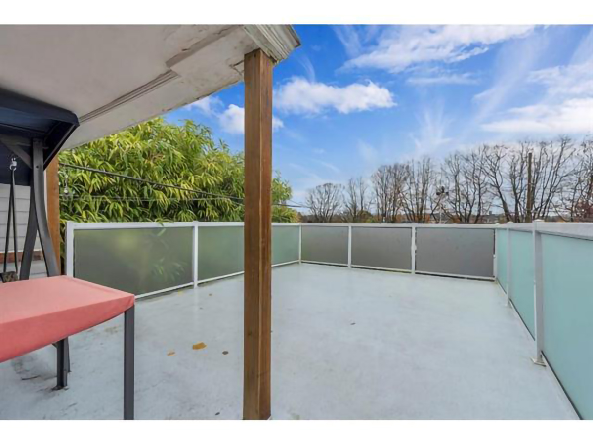 3576 E Pender Street, Vancouver East 12