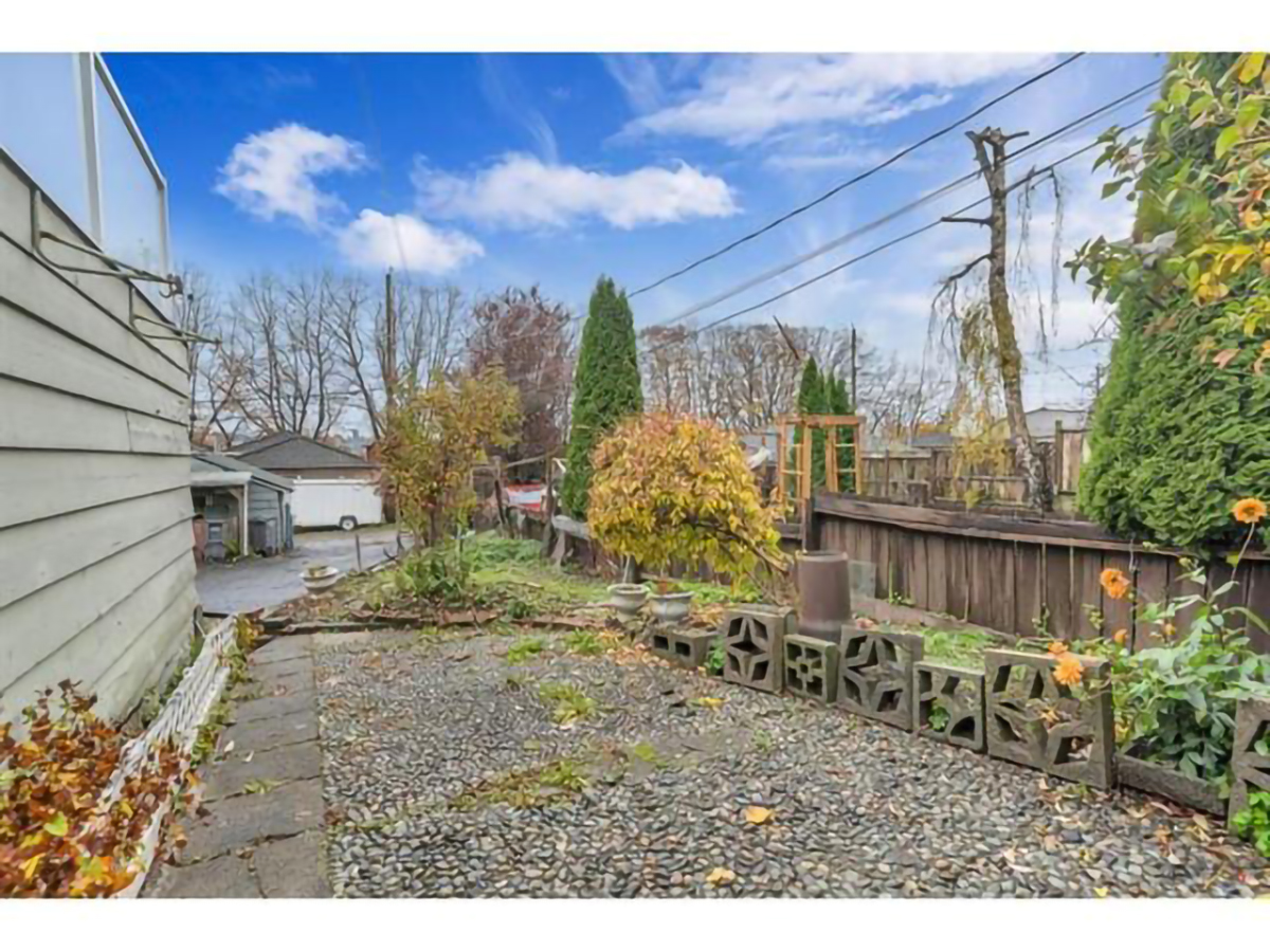 3576 E Pender Street, Vancouver East 22
