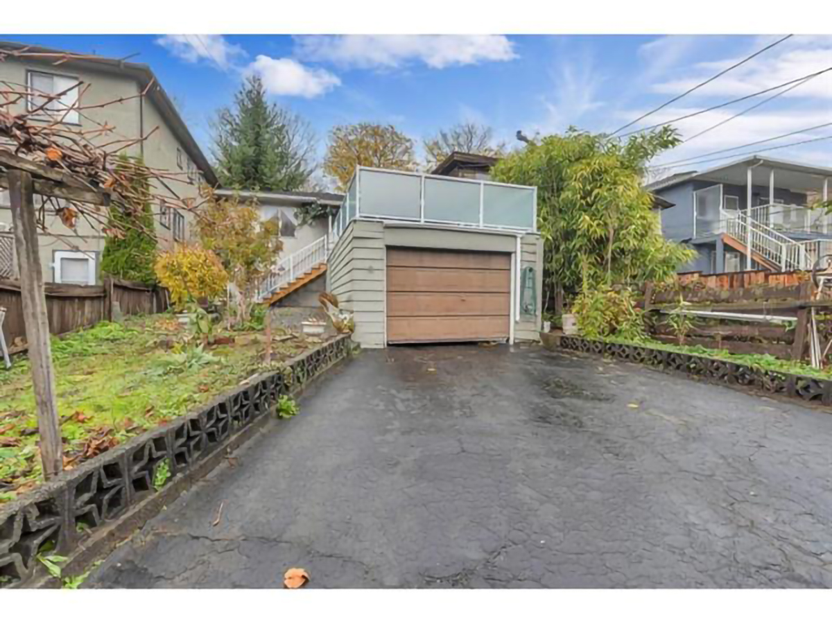 3576 E Pender Street, Vancouver East 23