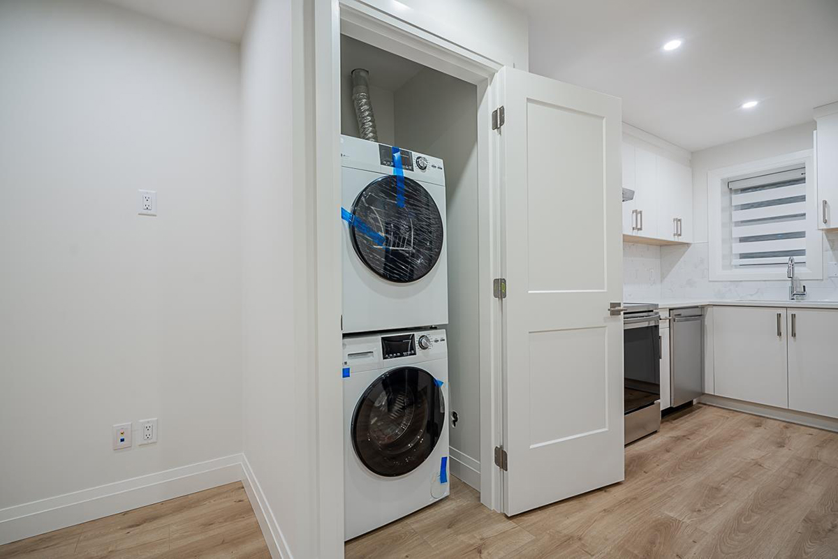 4818 Pender Street, Burnaby North 35