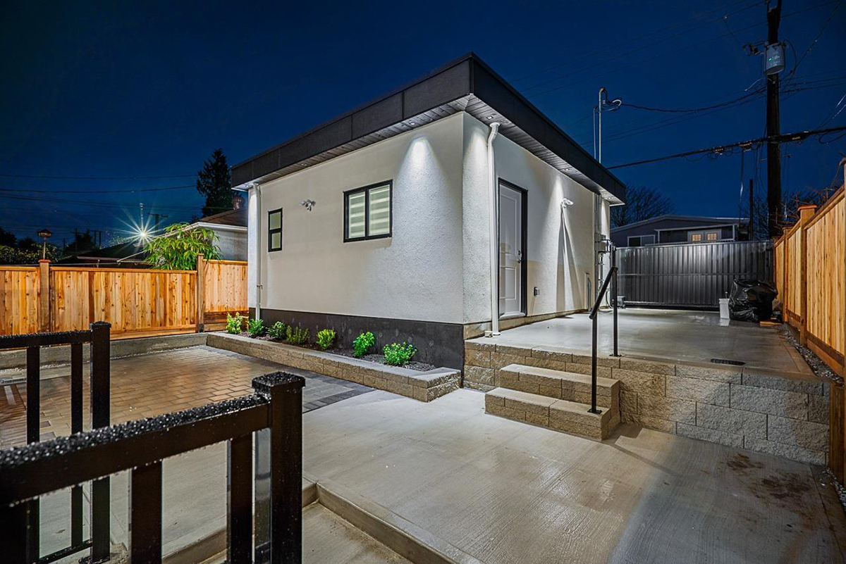 4818 Pender Street, Burnaby North 39
