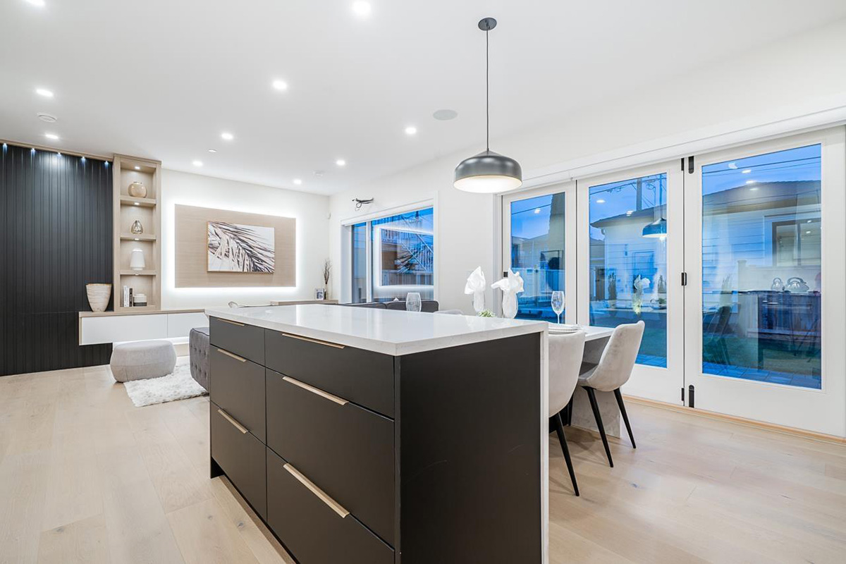 3210 CHARLES ST, Vancouver East 12