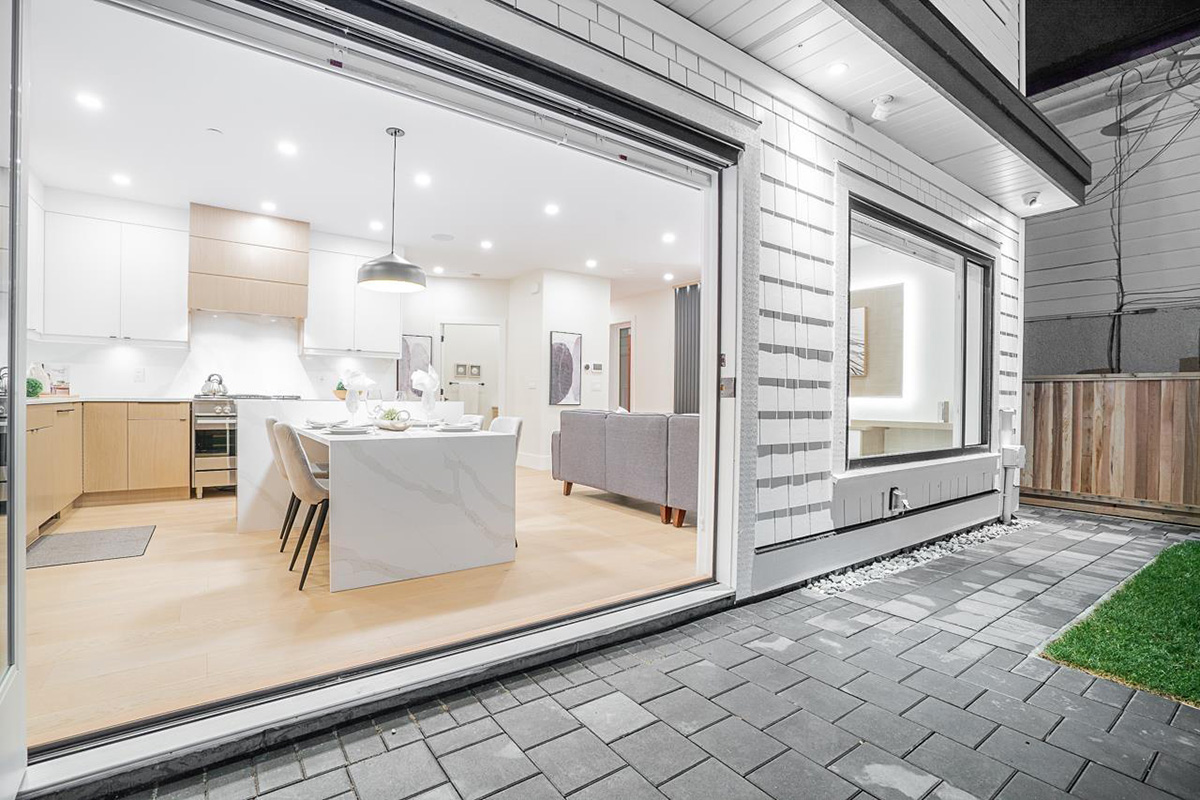 3210 CHARLES ST, Vancouver East 14