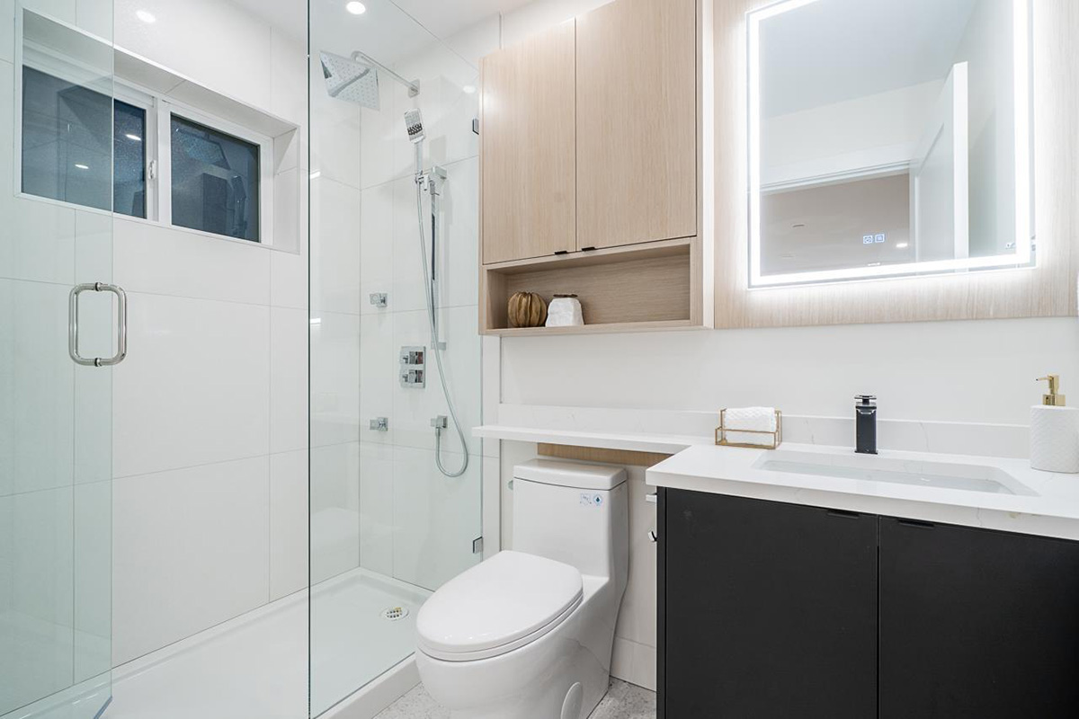 3210 CHARLES ST, Vancouver East 18