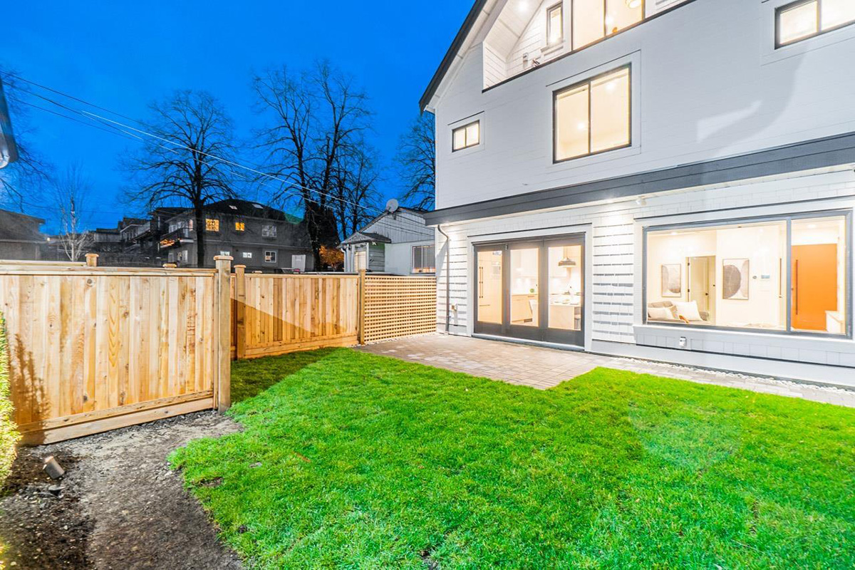 3210 CHARLES ST, Vancouver East 32
