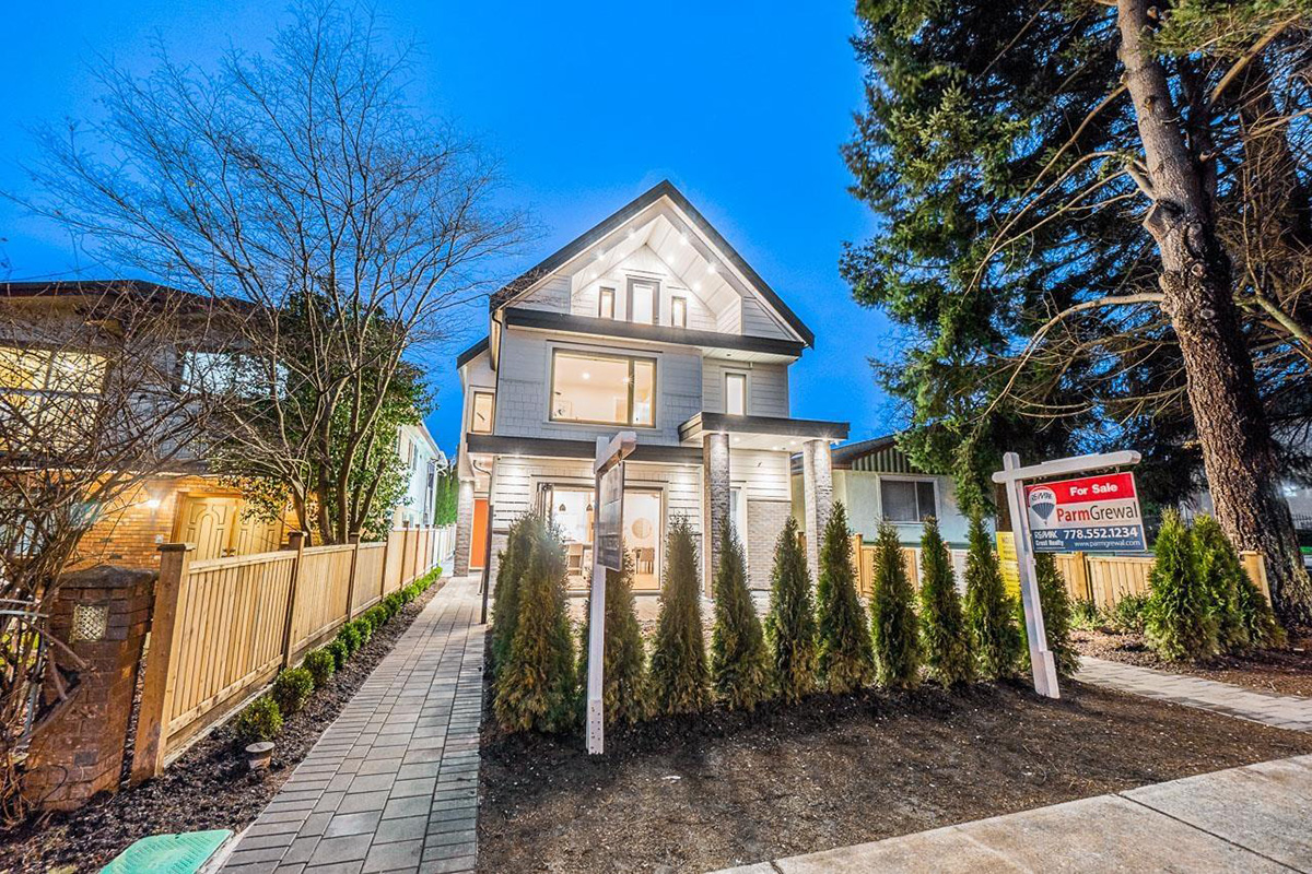 3210 CHARLES ST, Vancouver East 34