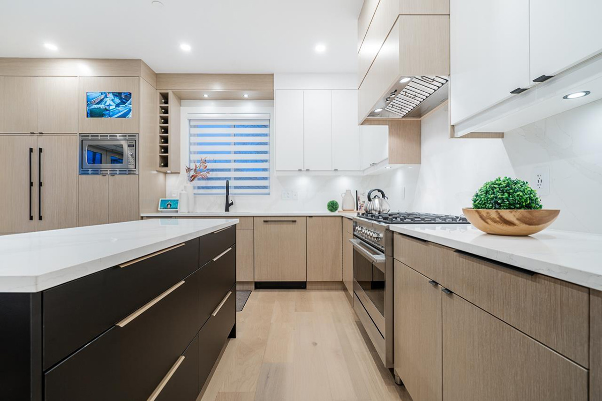 3210 CHARLES ST, Vancouver East 6