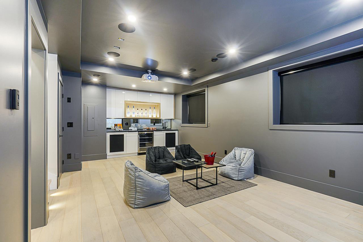 4420 Union Street, Burnaby North 32