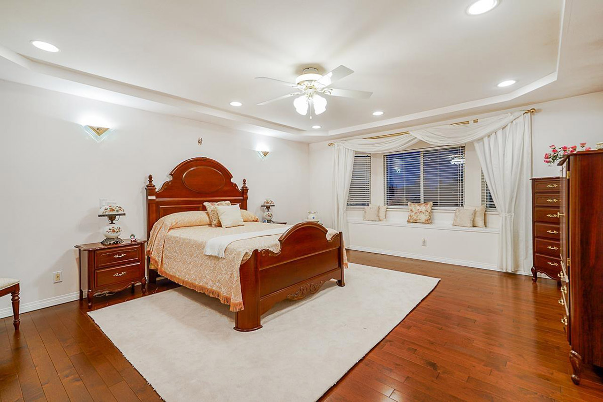4849 Canada Way, Burnaby North 24