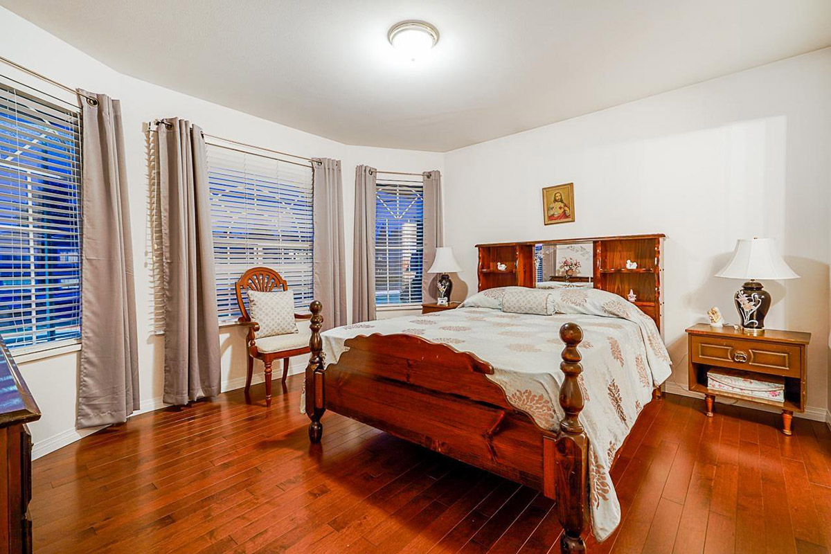 4849 Canada Way, Burnaby North 29