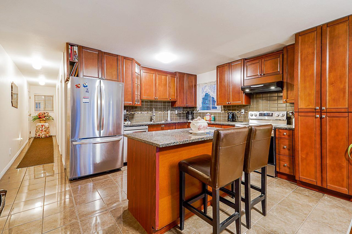 4849 Canada Way, Burnaby North 4