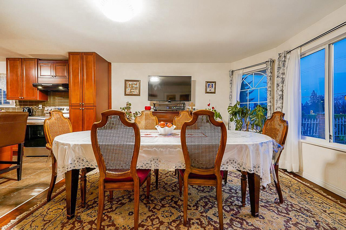 4849 Canada Way, Burnaby North 8