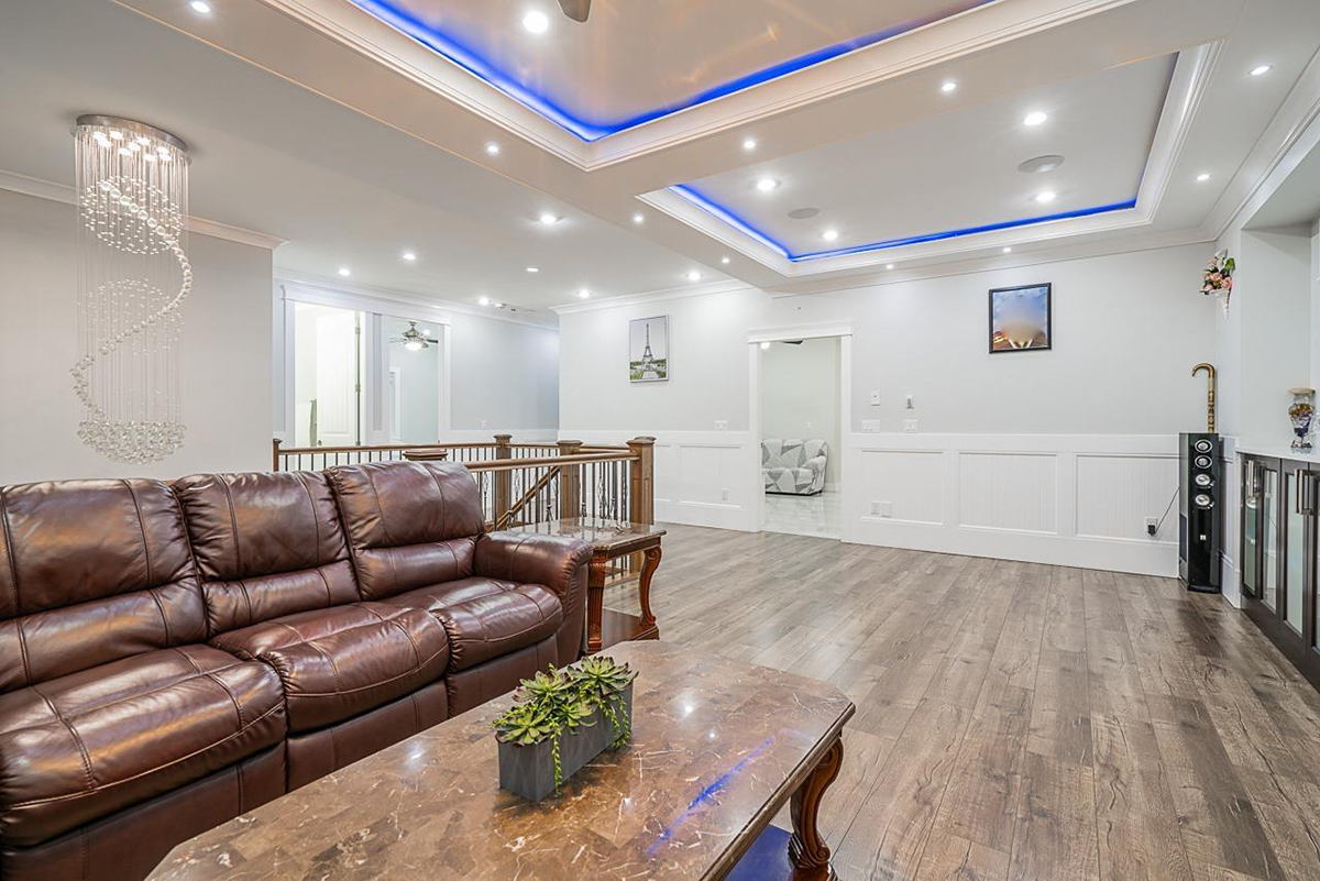 7969 16th Avenue, Burnaby East 5