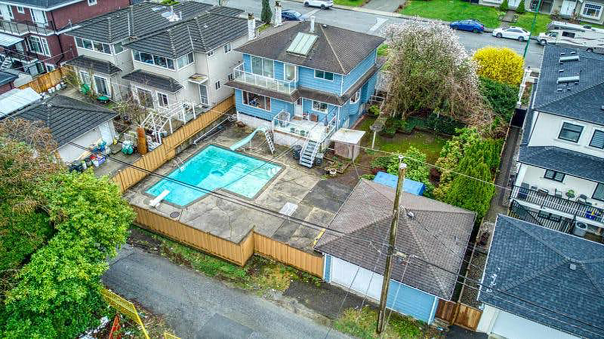 3775 Elmwood Street, Burnaby 5