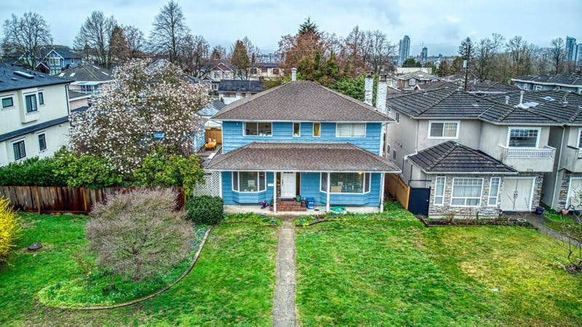 3775 Elmwood Street, Burnaby 37