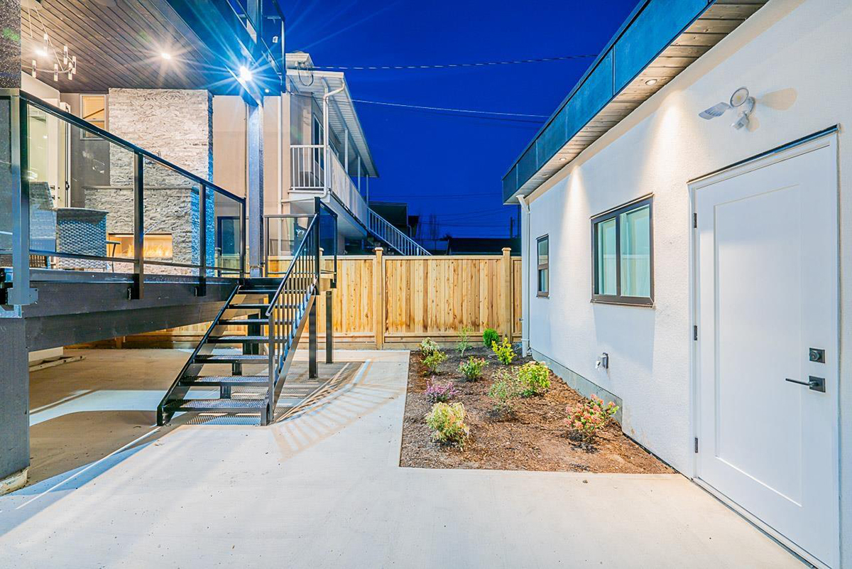 4858 Pender Street, Burnaby 32