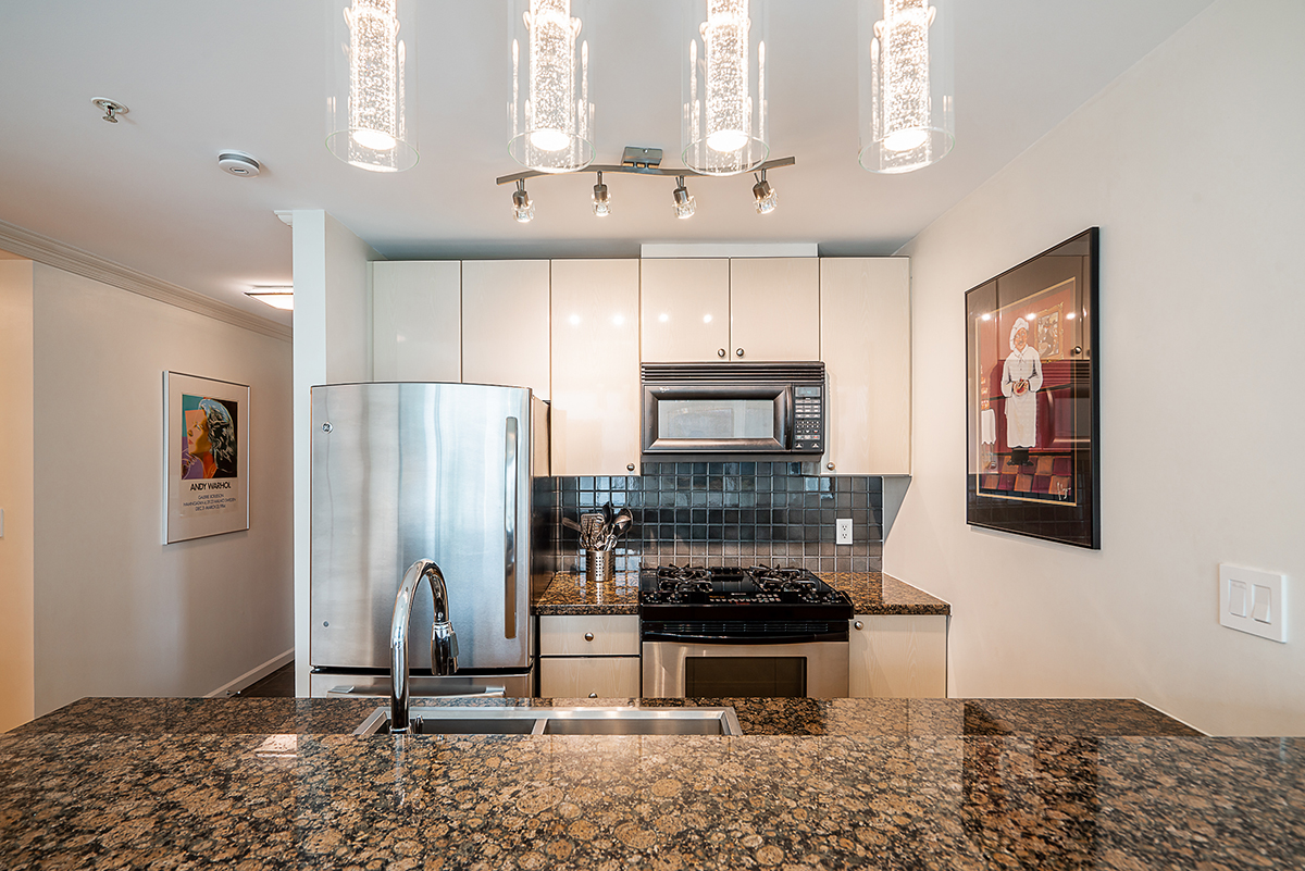 301 928 Richards Street, Vancouver 7