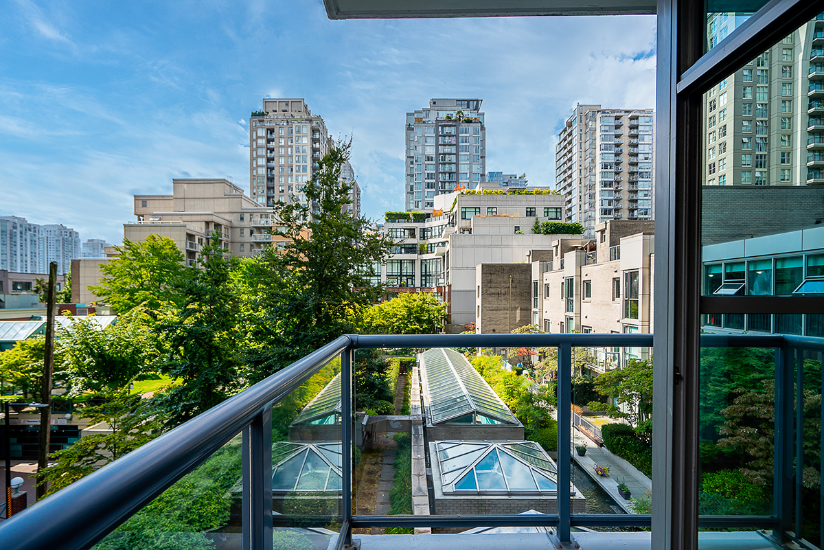 301 928 Richards Street, Vancouver 30