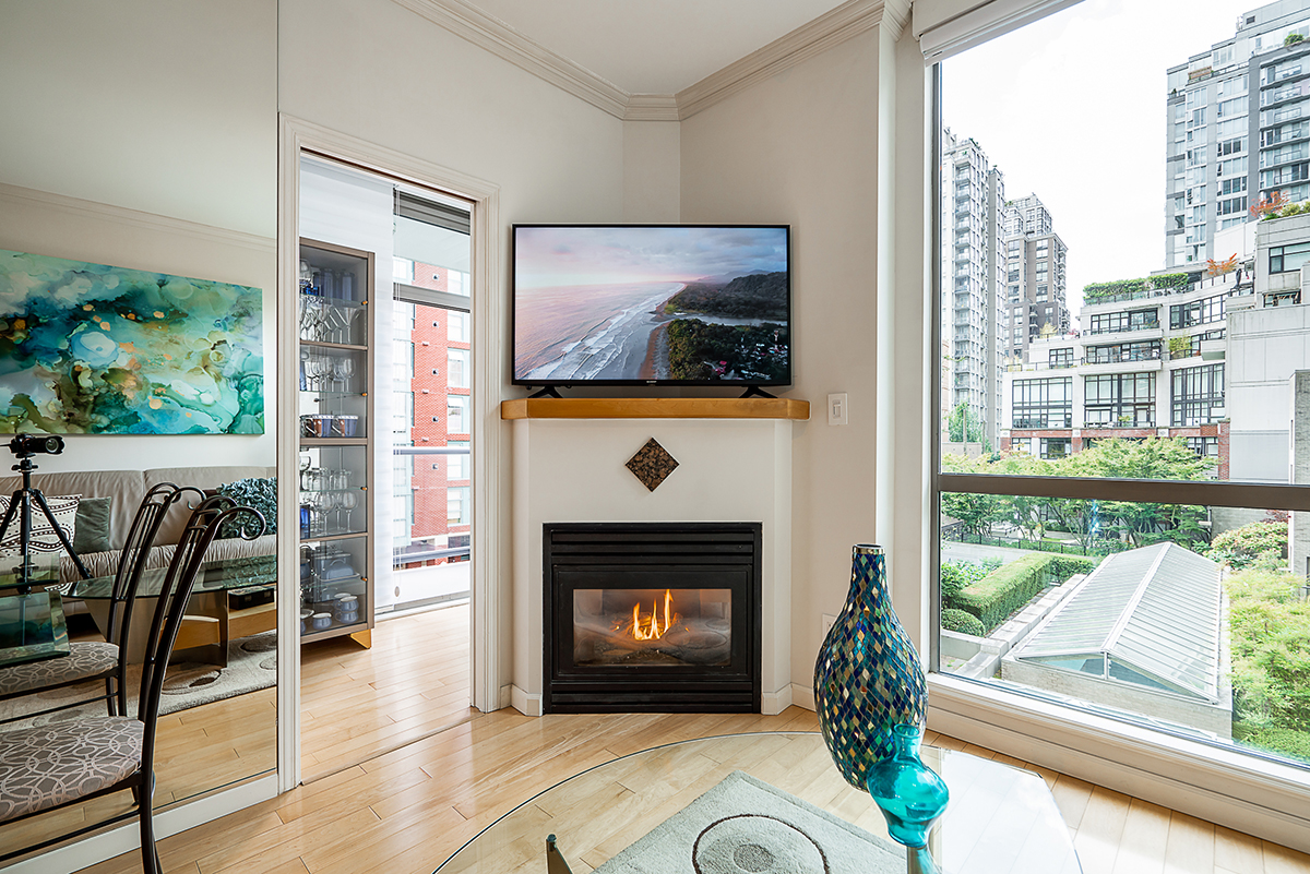 301 928 Richards Street, Vancouver 15