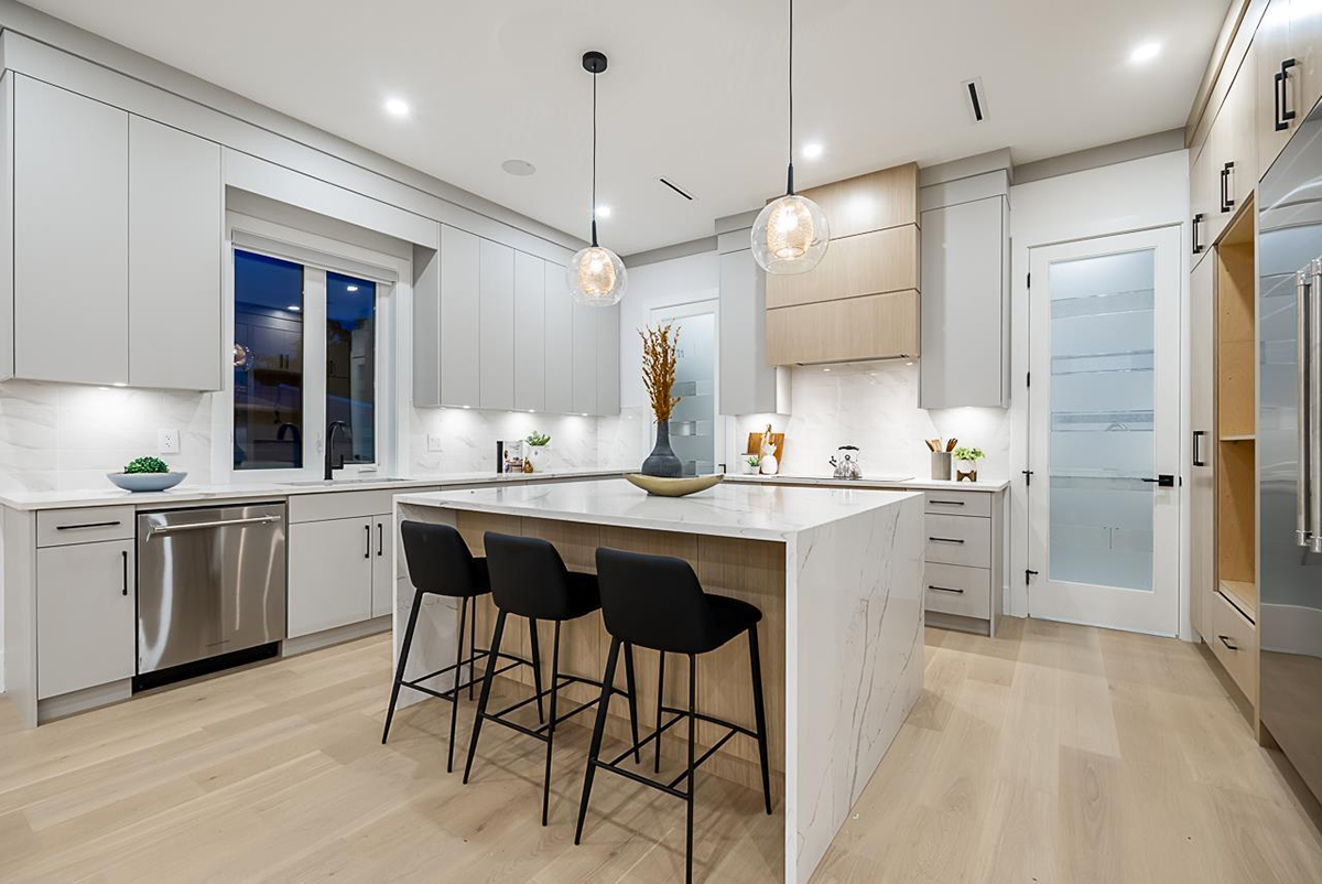 7732 Hazelmere Street, Burnaby 10
