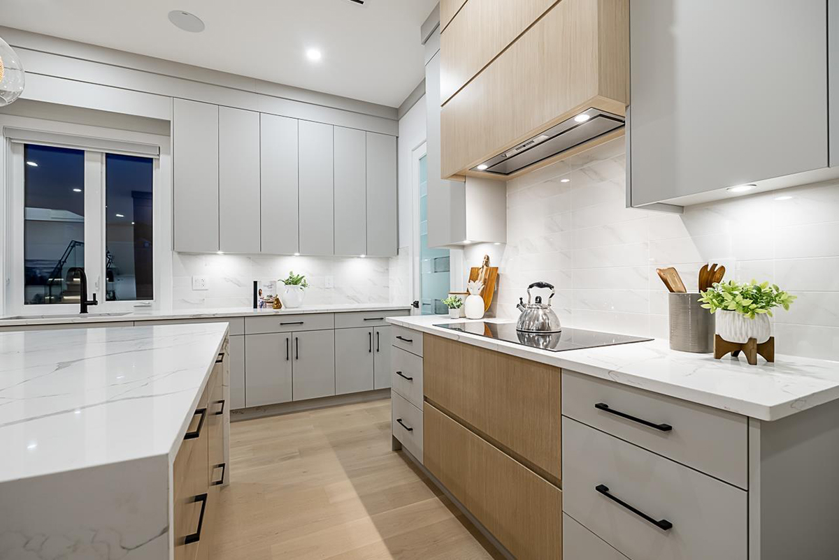 7732 Hazelmere Street, Burnaby 11
