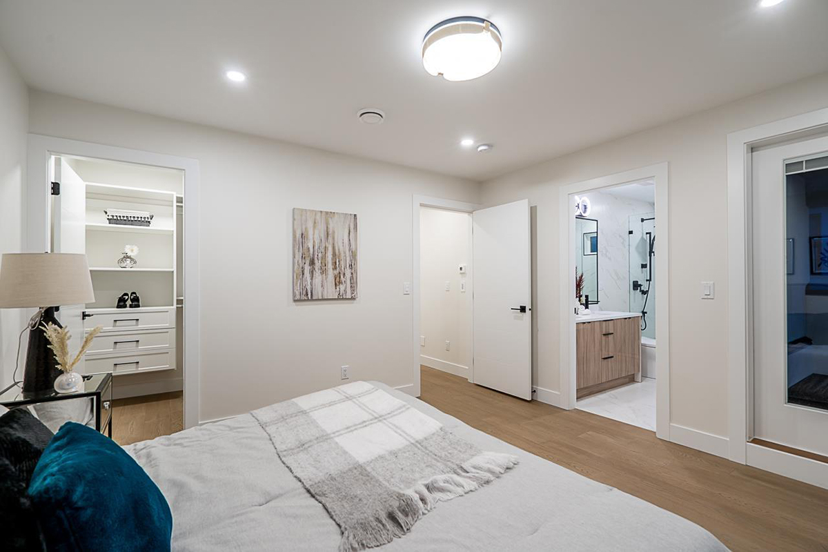 6881 Dunnedin Street, Burnaby 32