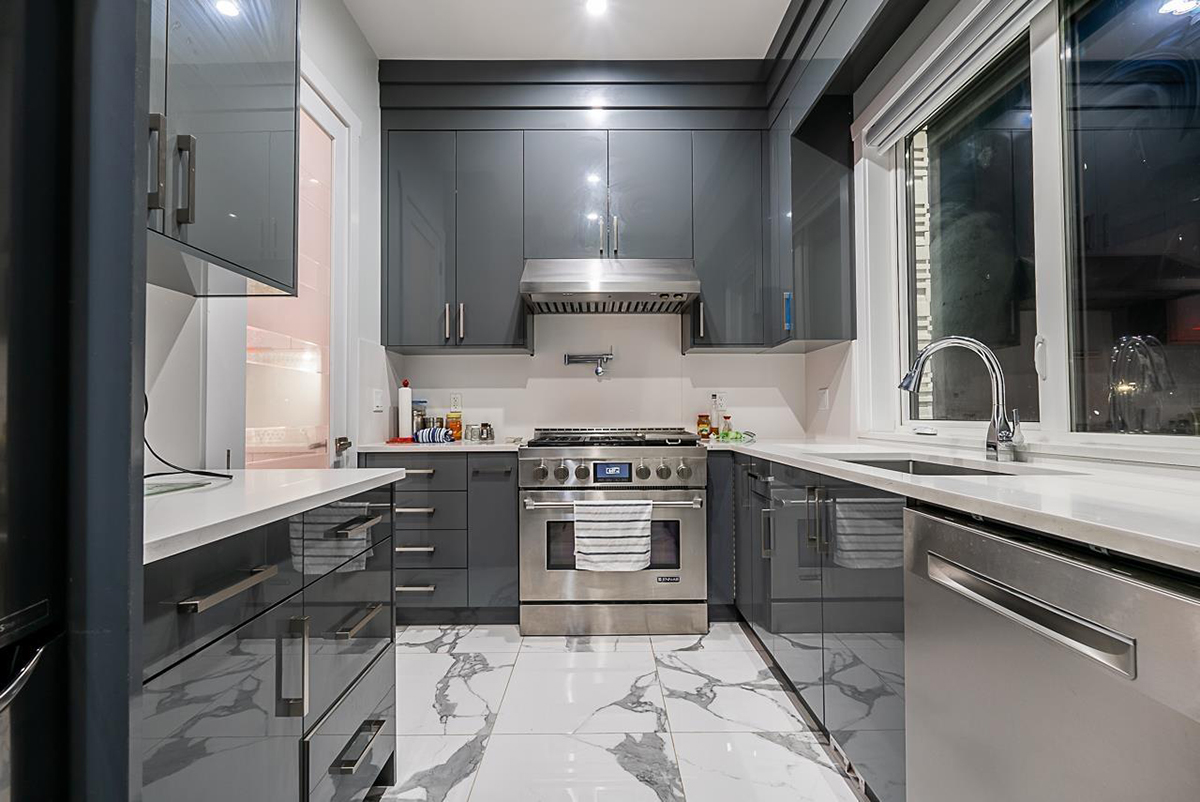 8871 Monroe Avenue, Burnaby 12