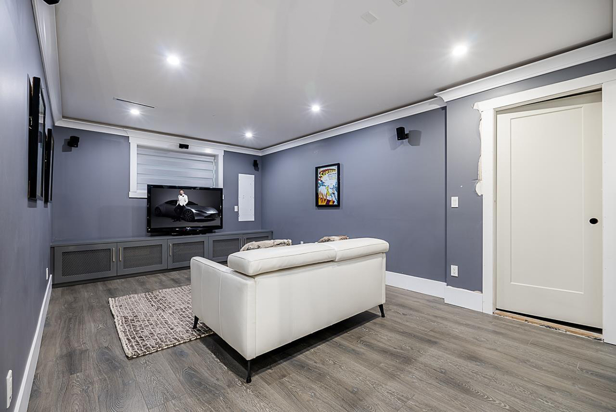 8871 Monroe Avenue, Burnaby 23