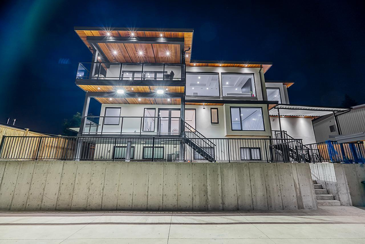 8871 Monroe Avenue, Burnaby 31