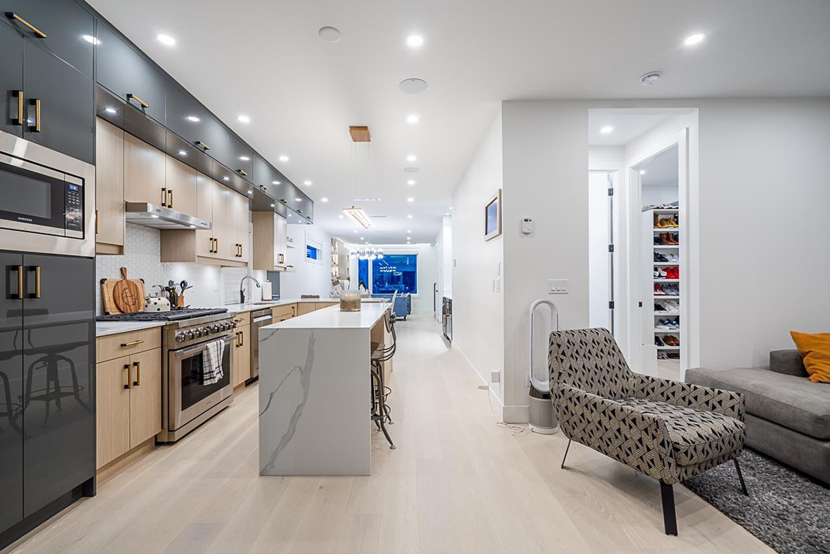 8144 16th Avenue, Burnaby 12