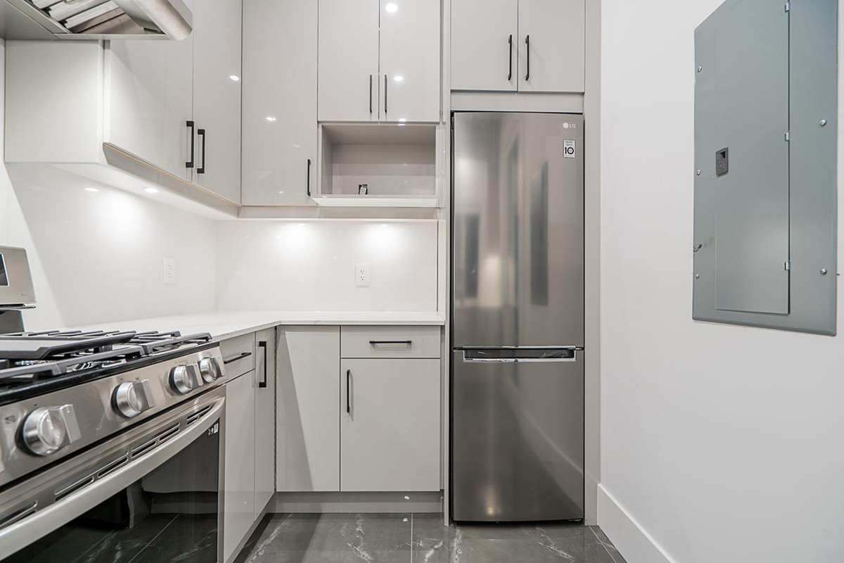 7740 Rosewood Street, Burnaby 14